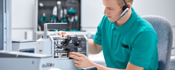 Empleado del servicio de reparaciones/reclamaciones