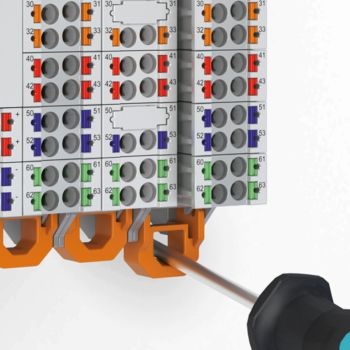Lock-and-release system on an ME-IO housing