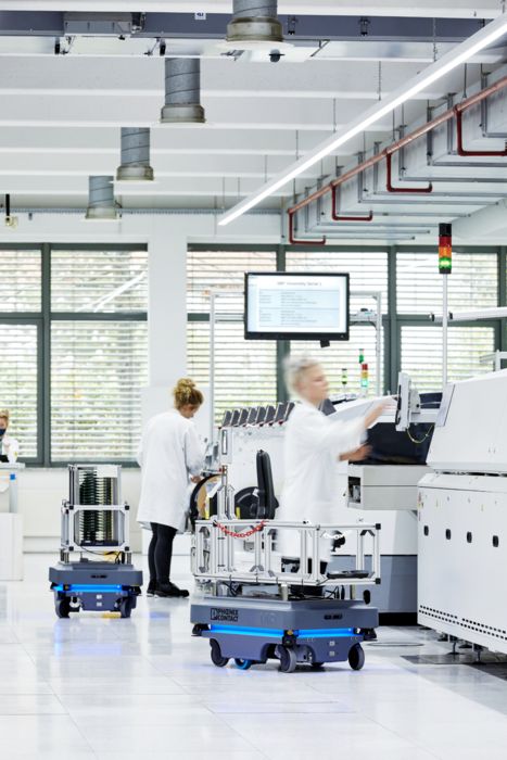 Automated mobile robots (AMRs)