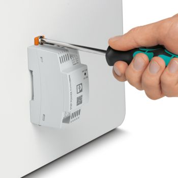 STEP POWER power supply for mounting on a level surface