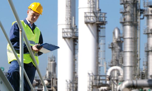 Technician in the process industry