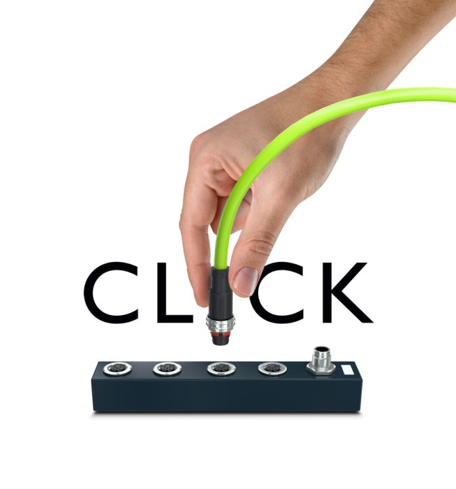 Eine Hand hält einen M12-Push-Pull-Steckverbinder und im Hintergrund steht das Wort "Click"
