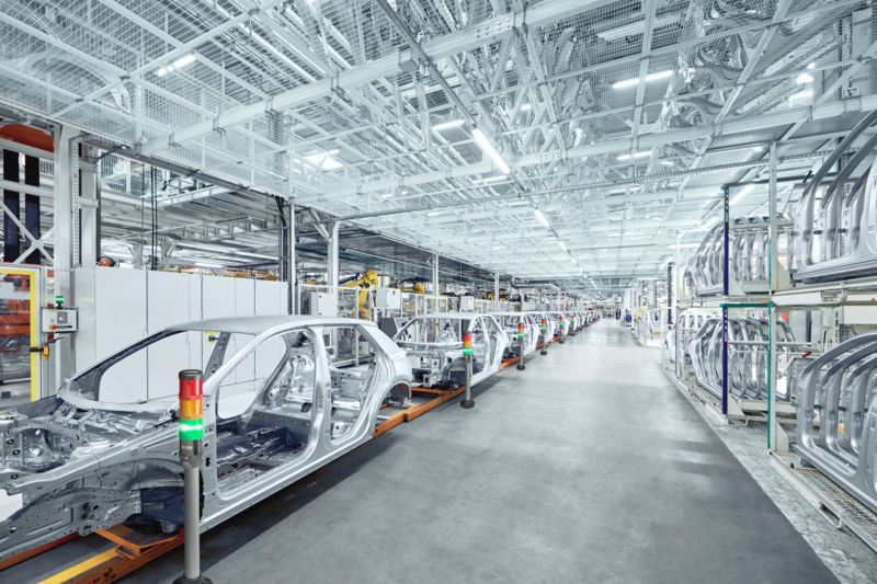 Production line in the automotive industry with predictive maintenance