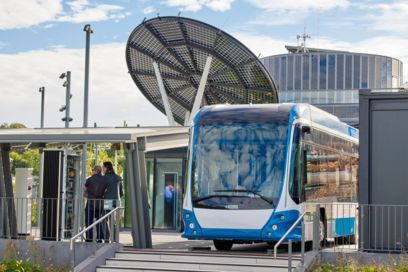 Електробус у парку All Electric Society
