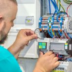 Boîtier électronique sur rail DIN modulaire pour l'automatisation des bâtiments