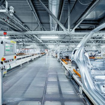 Manipulación de materiales Producción de automóviles con armario de control de soluciones para automatizar la producción