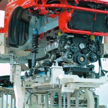 Montaje final en una fábrica de automóviles 