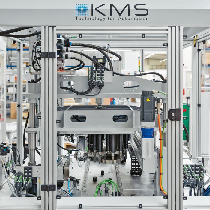 Рабочая станция KMS Automation GmbH со смонтированным децентрализовано коммутатором IP67