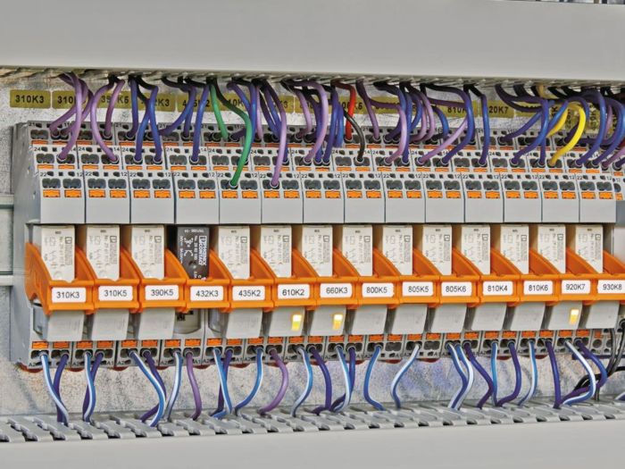 RIFLINE relay installed in the control cabinet of a milling machine at Röders TEC