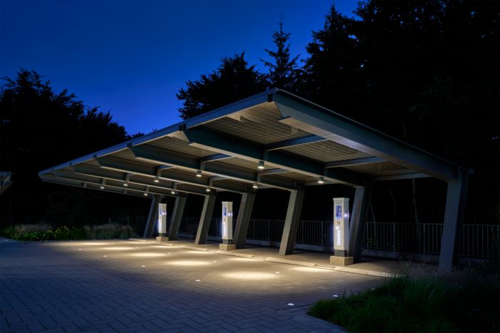 All Electric Society Parkı'nda kapalı şarj istasyonları