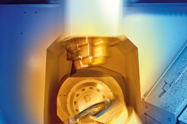Milling machine - high-speed photo