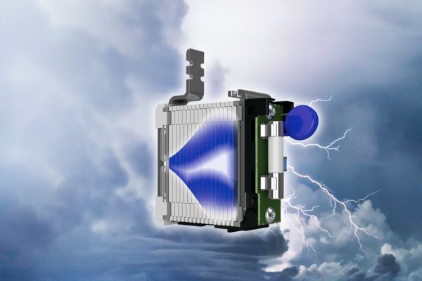 Triggered multi-carbon spark gap