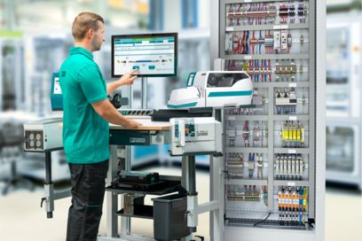 Person preparing a wire with the clipx WIRE assist worker assistance system