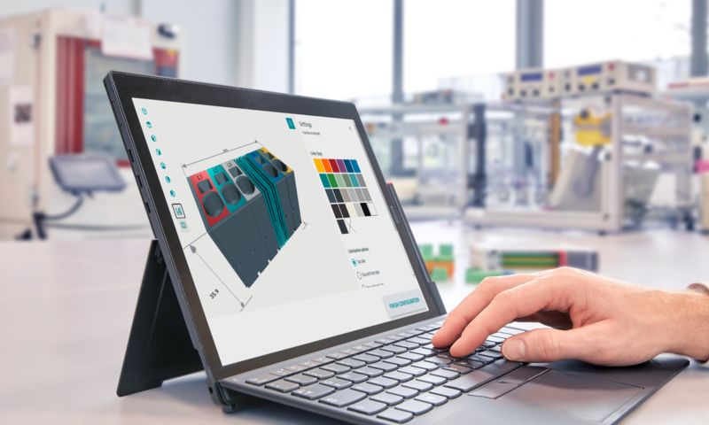 Configurador en la pantalla de un portátil
