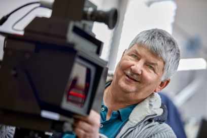 Engineer from VDS&nbsp;Verkehrstechnik with a speed camera application