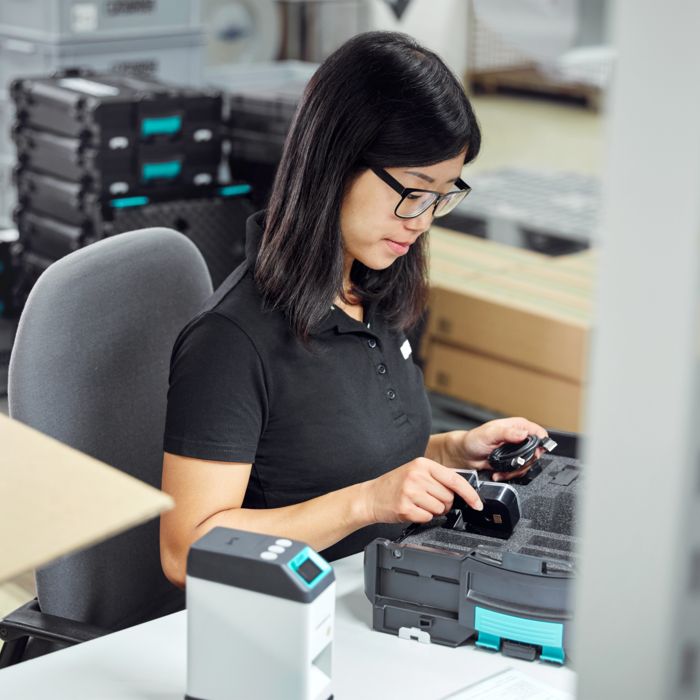 Material-Set aus Einzelprodukten wird zusammengestellt