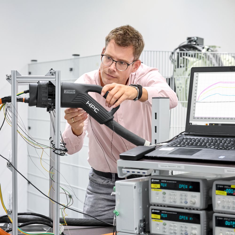 HPC charging cable during the heating test in the laboratory
